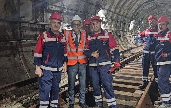 Bakı metrosunda gecənin yeraltı “qəhrəman”ları - FOTO