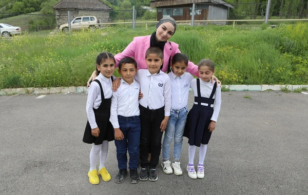 “NƏFƏS” ucqar dağ kəndindəki uşaqları sevindirdi - FOTO/VİDEO