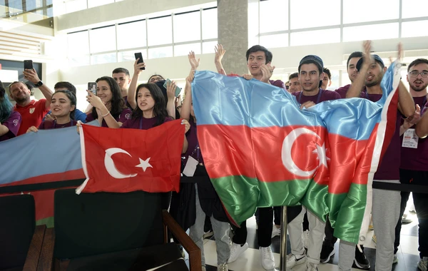 Danimarkalı atıcı: “Elə yerlər var ki, orda 50 metr məsafəyə atışlar zamanı çətinlik çəkirsən” - FOTO