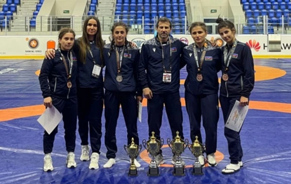 Azərbaycanın qadın güləşçiləri Qazaxıstan kubokunda 4 medal qazanıb - FOTO