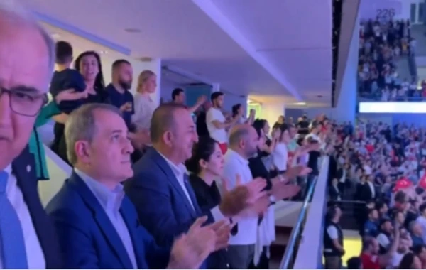Çavuşoğlu Ceyhun Bayramovla birgə Türkiyə yığmasının oyununu izləyib - VİDEO