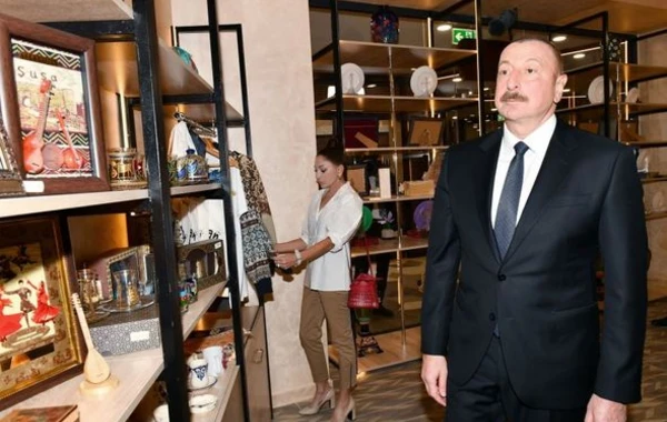 Ильхам Алиев и Мехрибан Алиева на открытии комплекса Şərq Bazarı - ФОТО