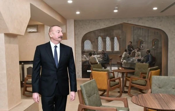 Ильхам Алиев и Мехрибан Алиева на открытии комплекса Şərq Bazarı - ФОТО