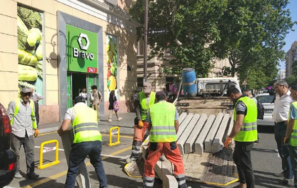В центре Баку начался снос нашумевшей незаконной парковки - ФОТО/ВИДЕО