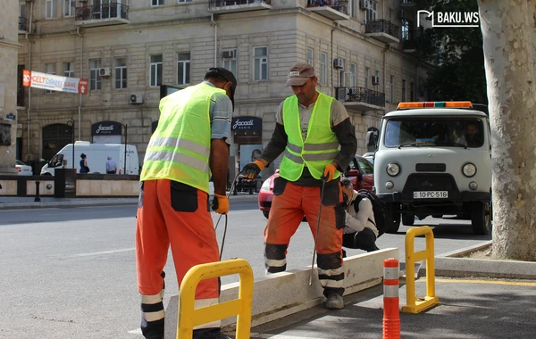 Bakının mərkəzində qanunsuz parkinq sökülür - FOTO/VİDEO