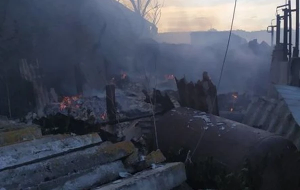 Xarkovda binanın dağıntıları altında qalan kişinin xilasedilmə anı - FOTO/VİDEO