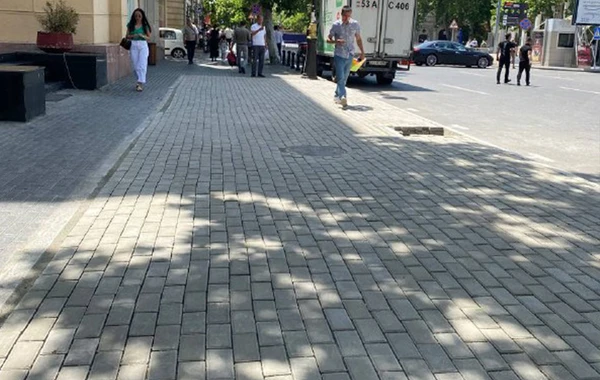 Bakıda qanunsuz parklanma yerində səki tam bərpa edildi - FOTO