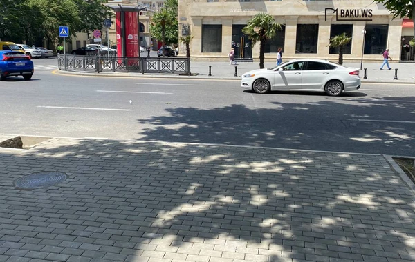 Bakıda qanunsuz parklanma yerində səki tam bərpa edildi - FOTO