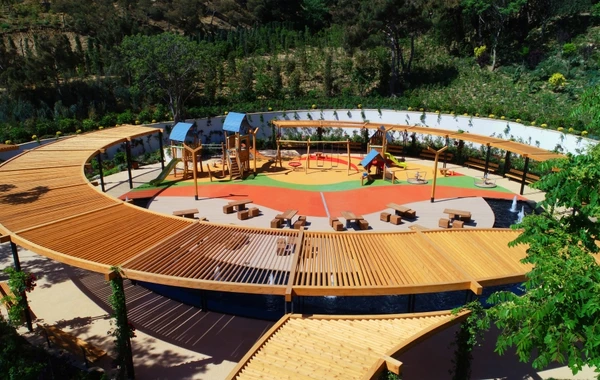 Prezident İlham Əliyev Bakıda yeni salınmış parkda - FOTO
