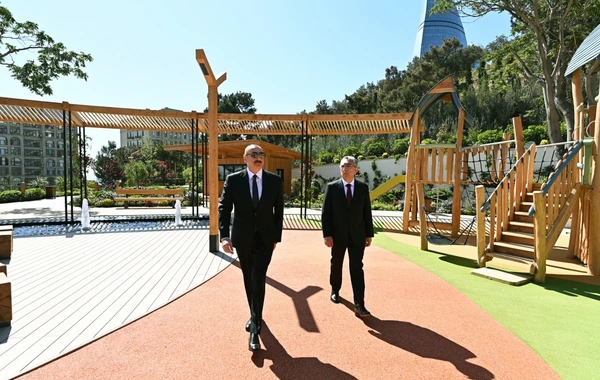 Prezident İlham Əliyev Bakıda yeni salınmış parkda - FOTO