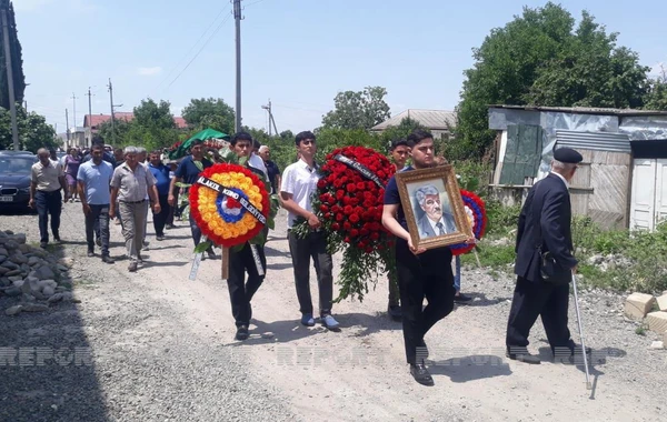 Əməkdar jurnalist Nasir Əhmədli dəfn olunub - FOTO