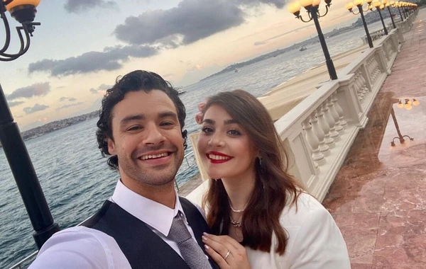Van Dammın gəlini: “Kris “Kənd həyatı” kanalını aparan xanımla tanış olmaq istəyir” - FOTO