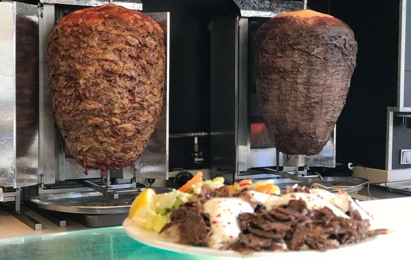 Şəmkirdə dönərdən zəhərlənmə ehtimalı ilə bağlı araşdırmalara başlanılıb