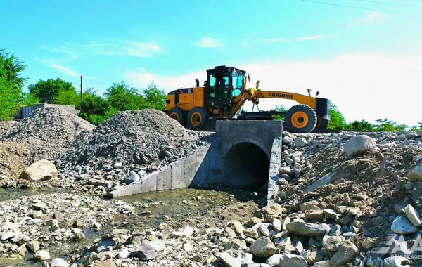 Qaxda avtomobil yollarının yenidən qurulması işlərinə başlanılıb - FOTO/VİDEO
