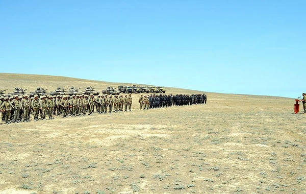 Azərbaycan Ordusunda döyüş atışlı intensiv taktiki təlimlər başlayıb - FOTO/VİDEO