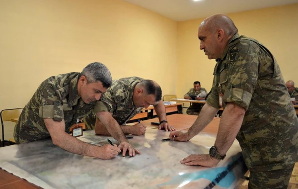 Azərbaycan Ordusunda döyüş atışlı intensiv taktiki təlimlər başlayıb - FOTO/VİDEO