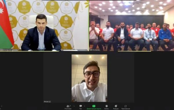 Gənclər və idman naziri mini-futbol üzrə milli komanda ilə görüşdü - FOTO