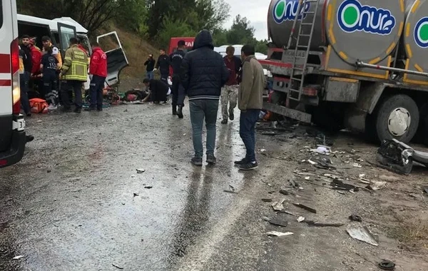 Türkiyədə ağır qəza: 8 nəfər öldü - FOTO