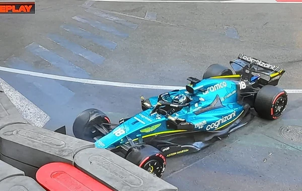"Formula 1": Bakıdakı qəzadan sonra bolidin ön hissəsi qopub - FOTO
