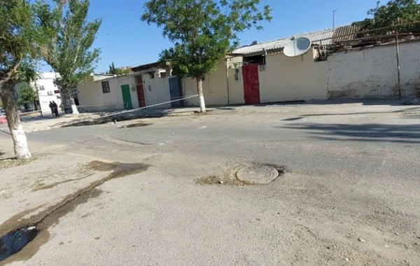 Sumqayıtda ötən ay təmir olunmuş yol yenə çökdü - FOTO