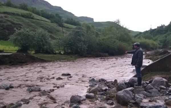 Daşkəsəndə təbii fəlakət nəticəsində bağlanan Çanaxçı-Alaxançallı yolunda hərəkət bərpa edilib - FOTO