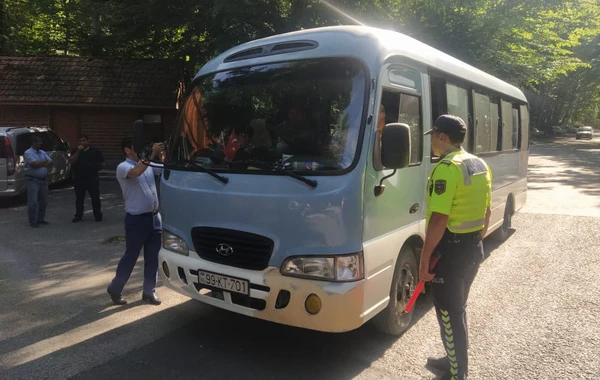Məktəbliləri daşıyan avtobusun qəzaya uğramasından sonra DİN hərəkətə keçdi - FOTO