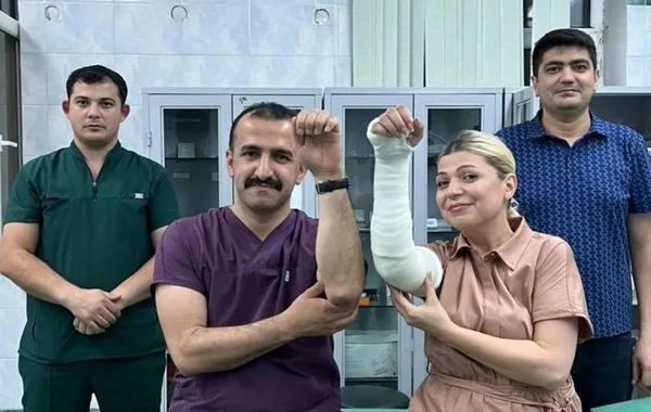 Azərbaycanlı aktrisanın çəkiliş zamanı qolu sındı - FOTO