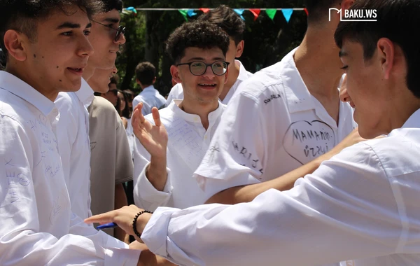 Azərbaycanda  “Son zəng” çalındı... - FOTOREPORTAJ