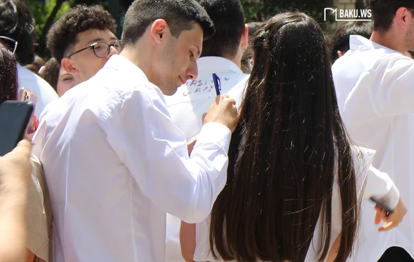 Azərbaycanda  “Son zəng” çalındı... - FOTOREPORTAJ