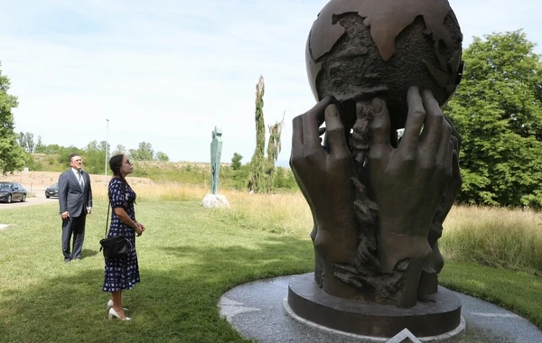 Лейла Алиева на открытии выставки "Мои моря, мои океаны" в Женеве - ФОТО
