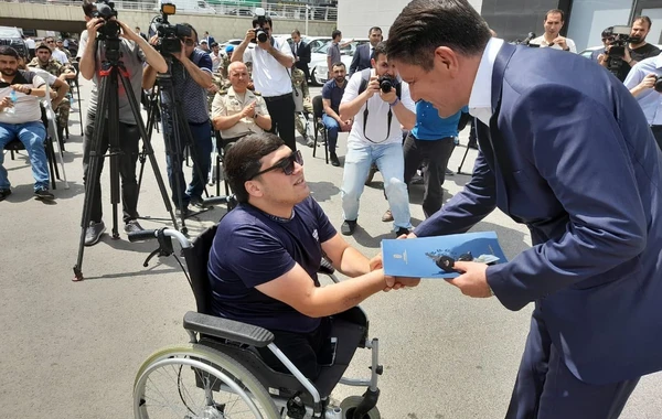 Milli Qurtuluş Günündə qazilərə avtomobillər verilib -FOTO