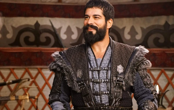 Burak Özçivit Bakıya gələcək