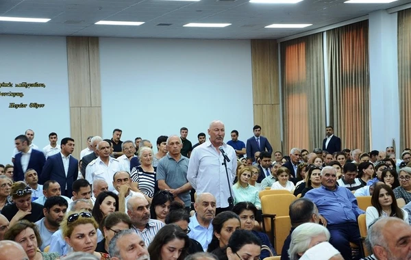 Eldar Əzizov sakinlərin müraciəti ilə bağlı tapşırıqlar verdi - FOTO