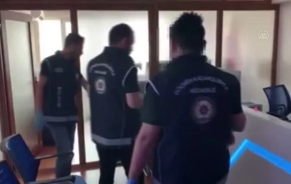 İstanbulda saxta sənəd hazırlayan azərbaycanlı belə tutuldu - FOTO/VİDEO