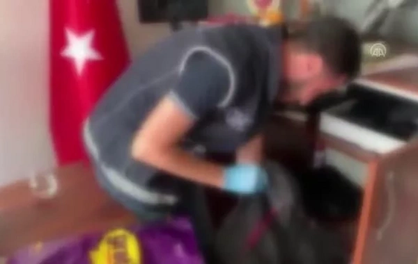 İstanbulda saxta sənəd hazırlayan azərbaycanlı belə tutuldu - FOTO/VİDEO