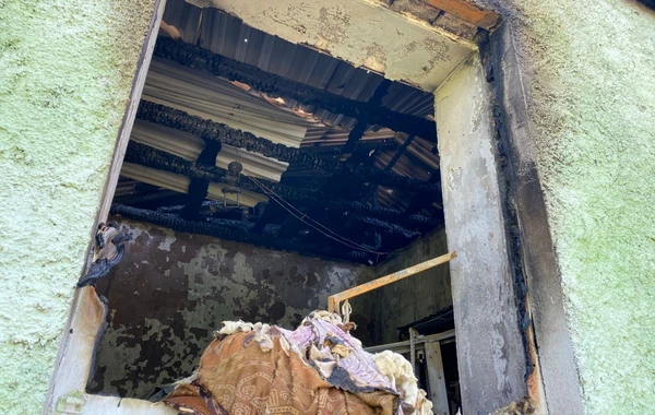 Bərdədə şəhid ailəsinin evi yandı - FOTO