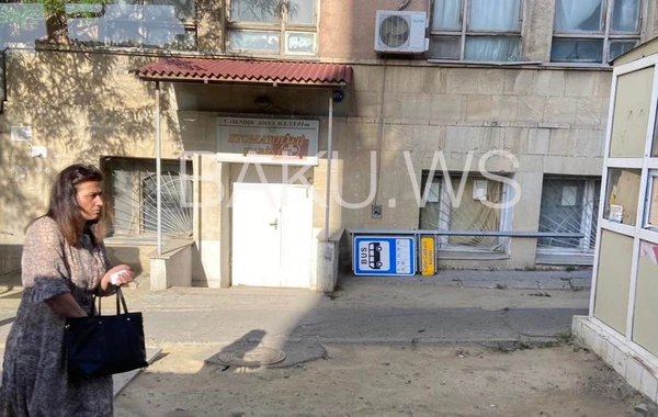 Dayanacaq lövhəsi bir aydır niyə böyrü üstə qalıb? - FOTO/VİDEO