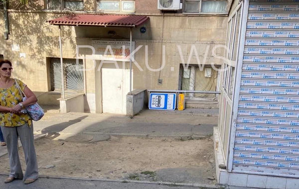 Dayanacaq lövhəsi bir aydır niyə böyrü üstə qalıb? - FOTO/VİDEO