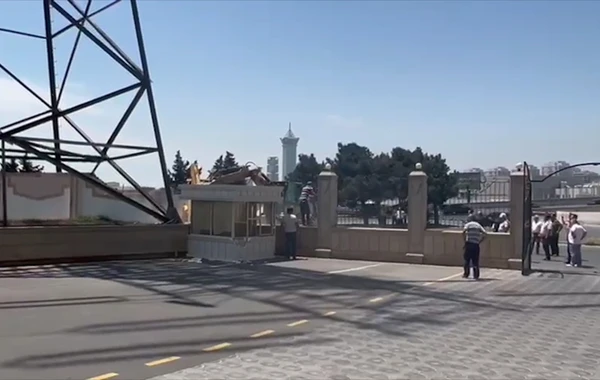 FHN məşhur şadlıq evinin hasarını sökdü - VİDEO