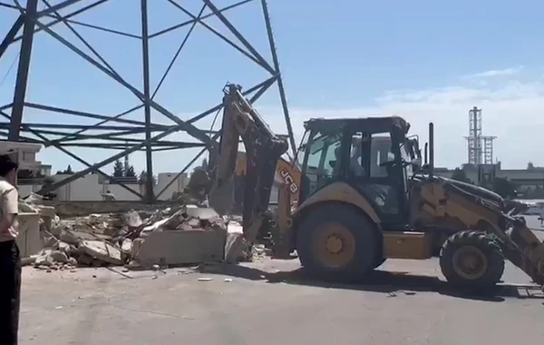 FHN məşhur şadlıq evinin hasarını sökdü - VİDEO