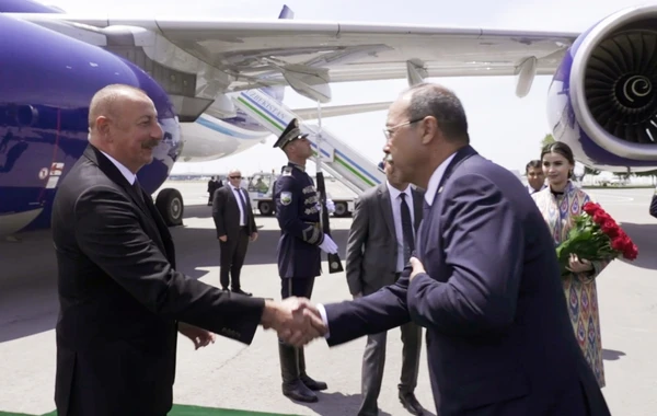 Президент Ильхам Алиев отправился с государственным визитом в Узбекистан - ФОТО