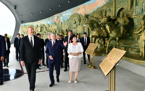 Prezident İlham Əliyev Daşkənddə Müstəqillik abidəsini ziyarət edib - FOTO - YENİLƏNİB