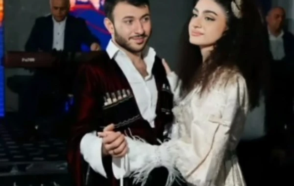 Azərbaycanlı müğənni duet ortağının bacısı ilə evlənib - FOTO/VİDEO