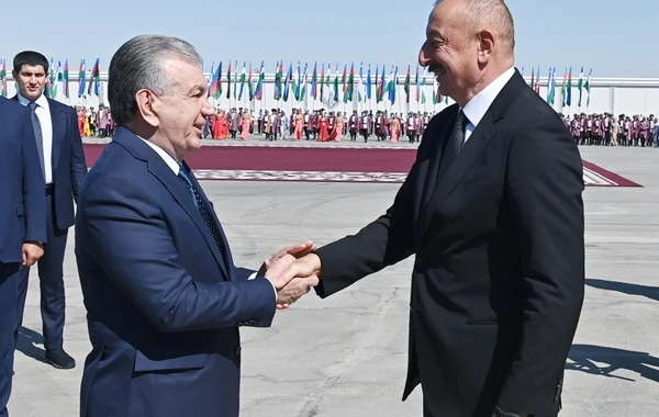 Президент Азербайджана прибыл в город Ургенч Узбекистана - ФОТО