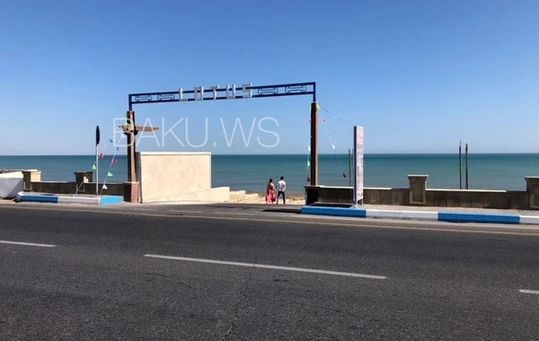 İcra Hakimiyyəti səki düzəltdi, restoran qabağına plakat qoydu - FOTO
