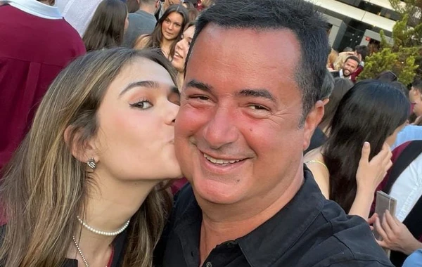Acunun qızı Leyla məzun oldu - FOTO