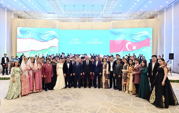 Şavkat Mirziyoyev Prezident İlham Əliyevin şərəfinə qəbul təşkil edib - FOTO