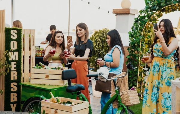 SOMERSBY - Danimarka üslubunda yay şəkilləri! - FOTO