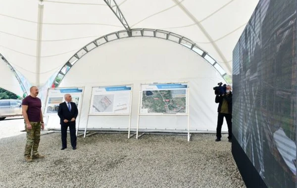 İlham Əliyev Laçında “Qorçu” elektrik yarımstansiyasında görülən işlərlə tanış olub - FOTO