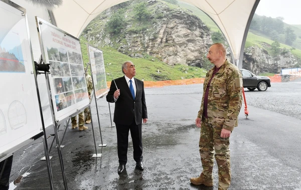 Президент Азербайджана ознакомился со строительством автодороги Тоганалы - Кяльбаджар - ФОТО